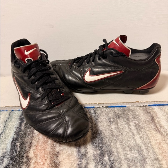 Other - Nike Mercurial Match Vapor Rare sz 9 US Football Soccer Cleats Shoes CLEAN